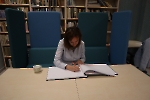 Spotkanie z dr Agnieszką Podolecką pracownikiem UNICEF w międzyzdrojskiej bibliotece – 9 października 2023 r.