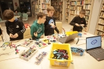 Warsztaty z robotyki Lego Spike w międzyzdrojskiej bibliotece 8 grudnia 2022 r.